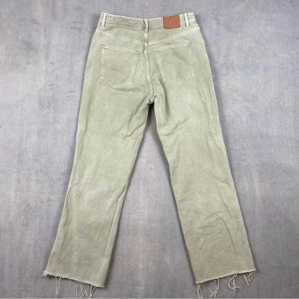 Zara Denim Jeans women Size 8 US. Light Sage Green Distressed Crop Raw Hem